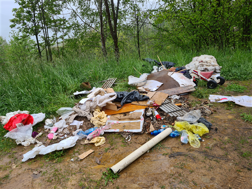 Abbandono di rifiuti: identificato l'autore del fatto