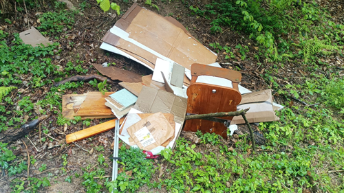 Abbandono di rifiuti: identificato l'autore del fatto